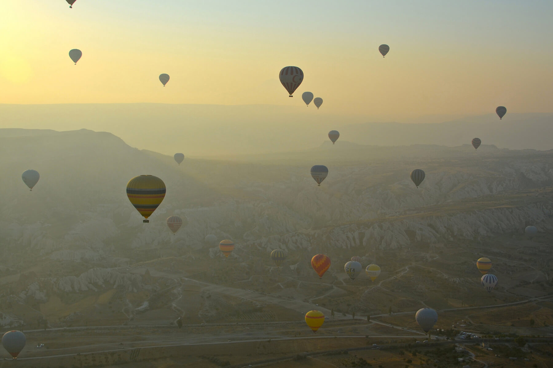 hot air baloons over cappadoccia
